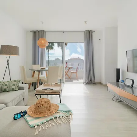 Lanzahost Tabaiba * Costa Teguise